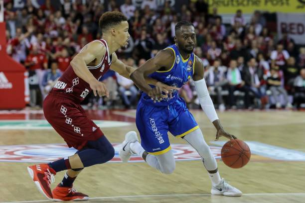 胡金秋上场 胡金秋上场