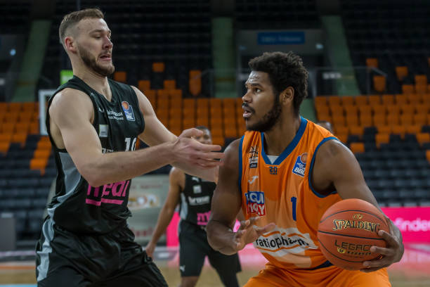 球队都在强 球队都在强