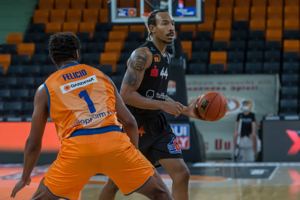 迷欢呼雀跃 迷欢呼雀跃